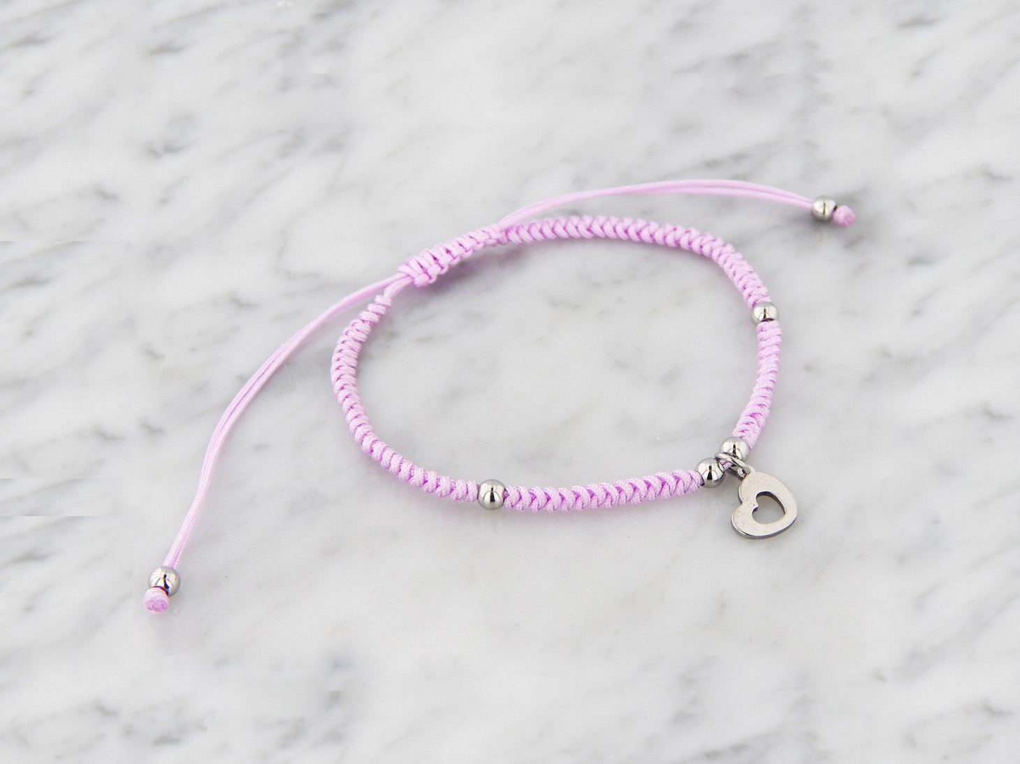 Pulsera Hilo Trenzado Extensible con Dije de Acero Colgante. En Varios Colores y Dije de Corazón o Estrella. - Imagen 13