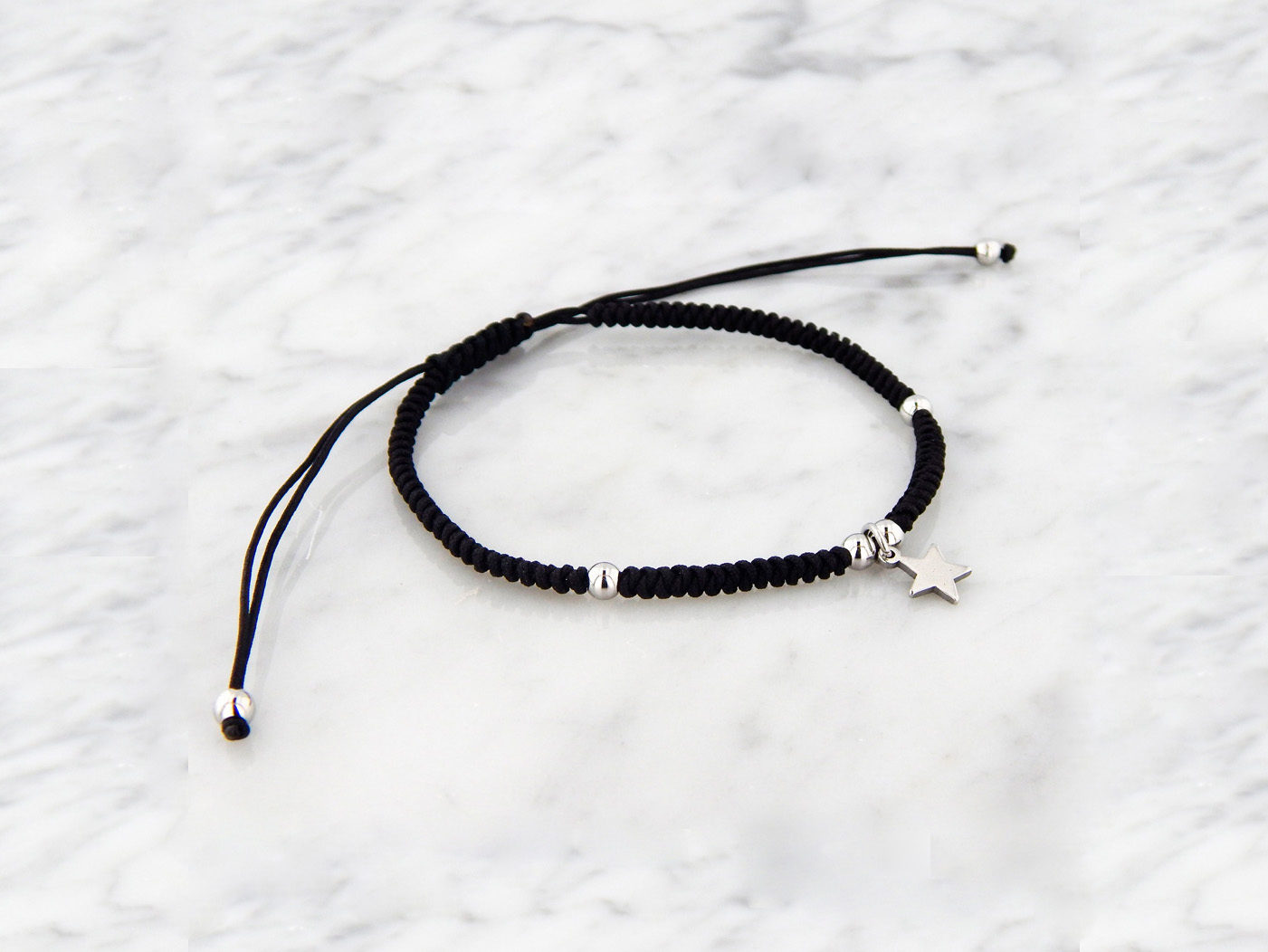 Pulsera Hilo Trenzado Extensible con Dije de Acero Colgante. En Varios Colores y Dije de Corazón o Estrella. - Imagen 11