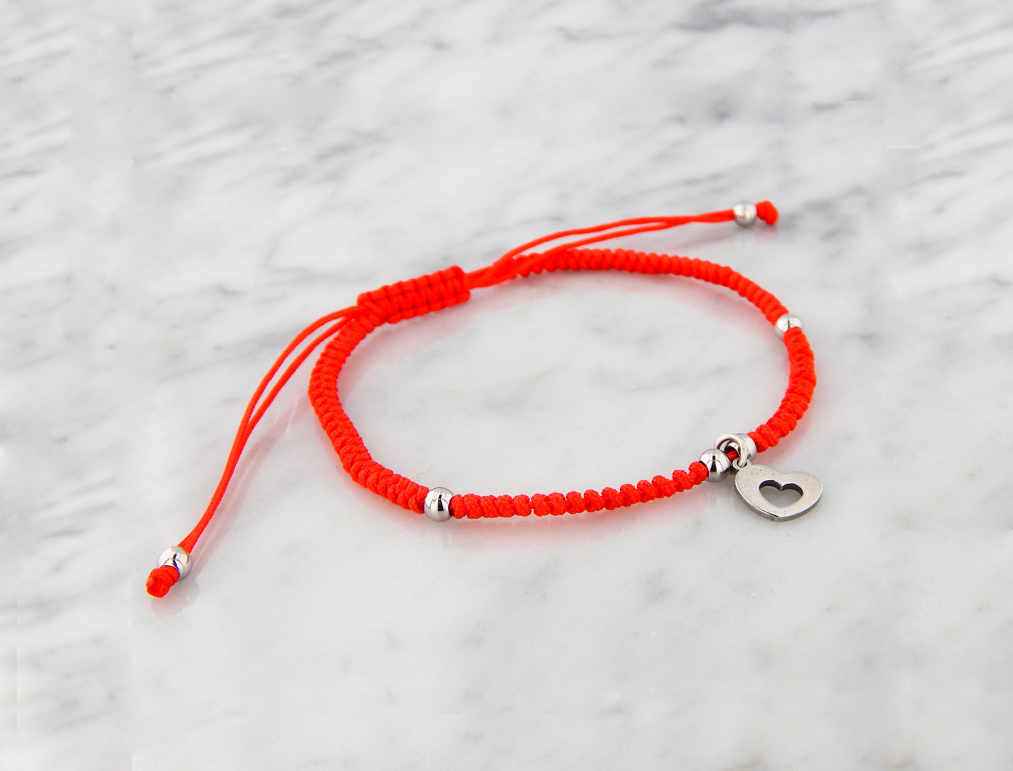 Pulsera Hilo Trenzado Extensible con Dije de Acero Colgante. En Varios Colores y Dije de Corazón o Estrella. - Imagen 5