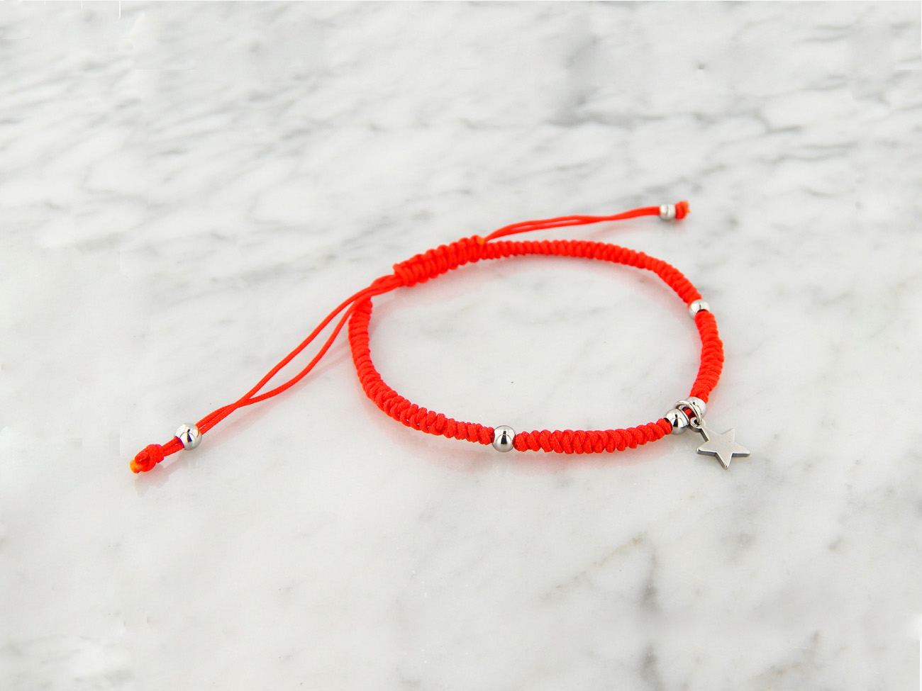 Pulsera Hilo Trenzado Extensible con Dije de Acero Colgante. En Varios Colores y Dije de Corazón o Estrella. - Imagen 8